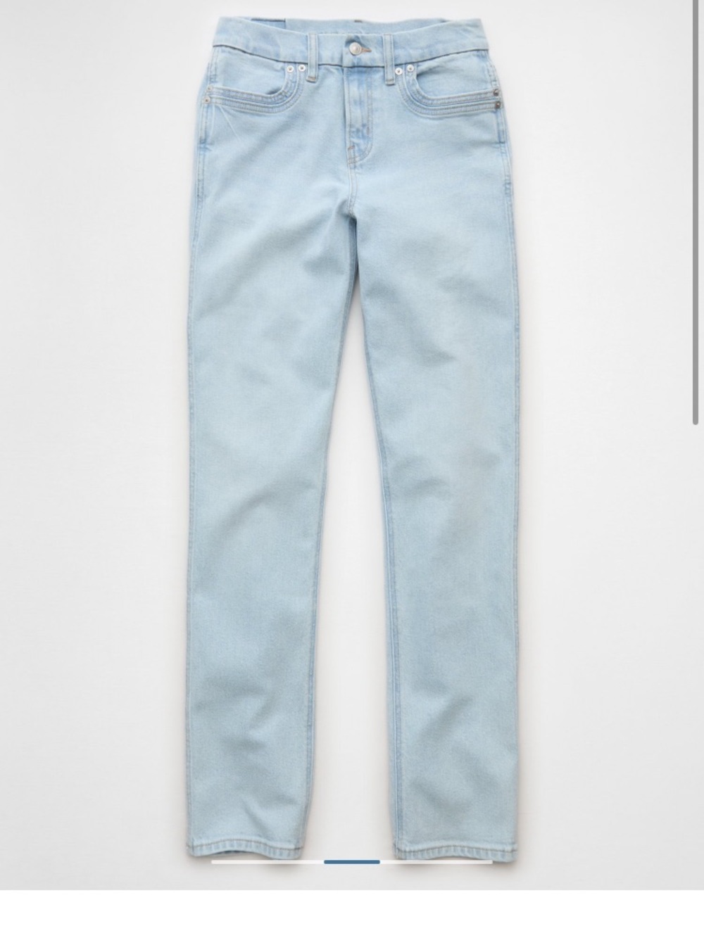 American Eagle Outfitters Light Wash Women’s curvy Straight-Leg Jeans in tall
